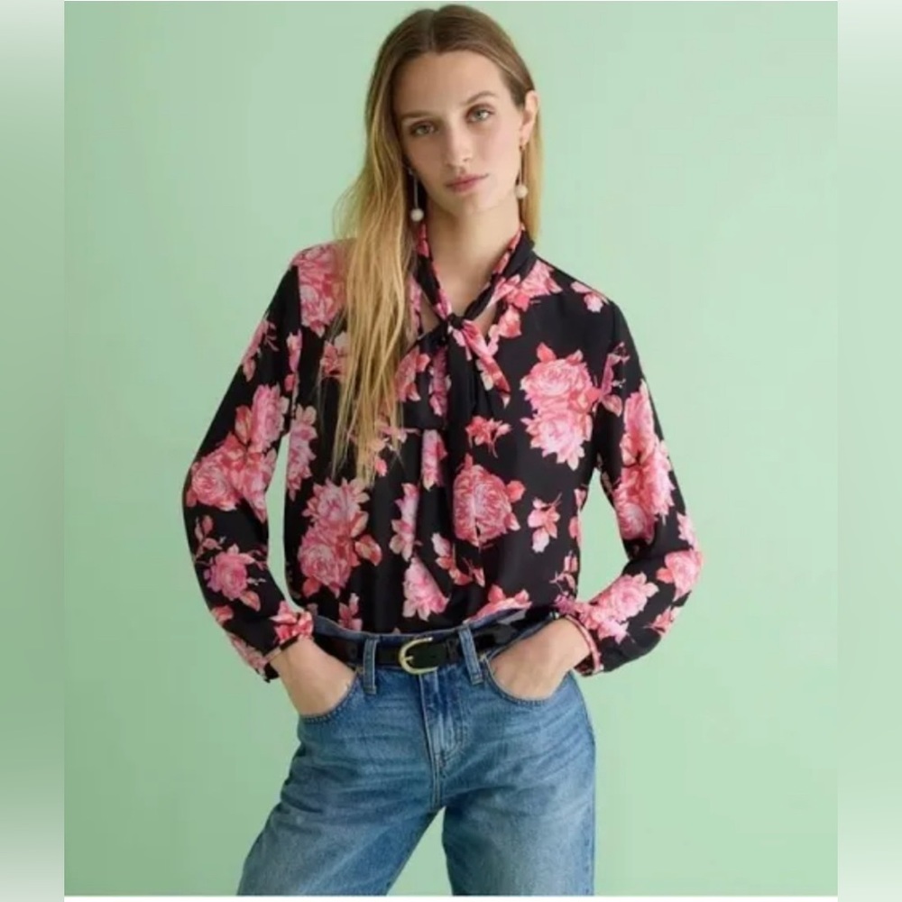 J.Crew Black Blouse with Pink Rose Floral Print, V -Neck with Tie Collar Sz XXS
